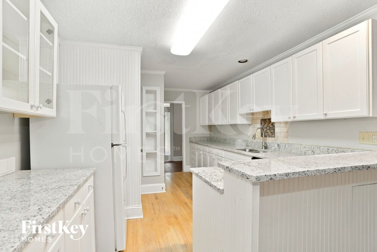 7117 Frances Irene Dr - Photo 5 of 16