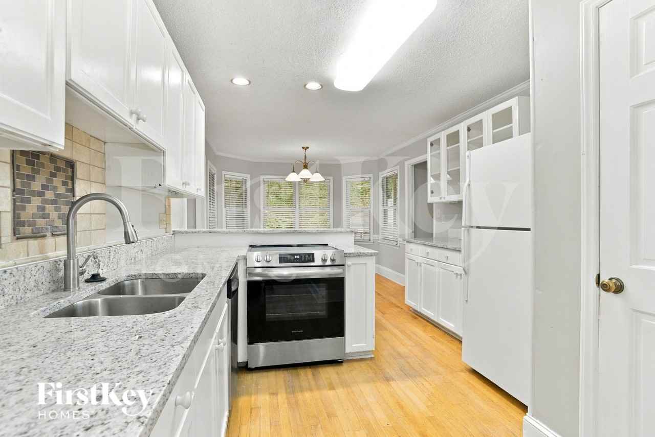 7117 Frances Irene Dr - Photo 6 of 16