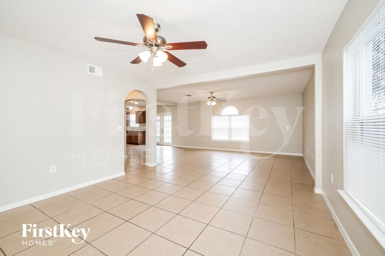 403 Gannet Ct - Photo 3 of 15