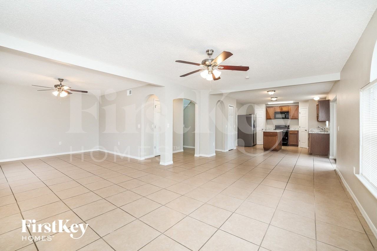 403 Gannet Ct - Photo 4 of 15