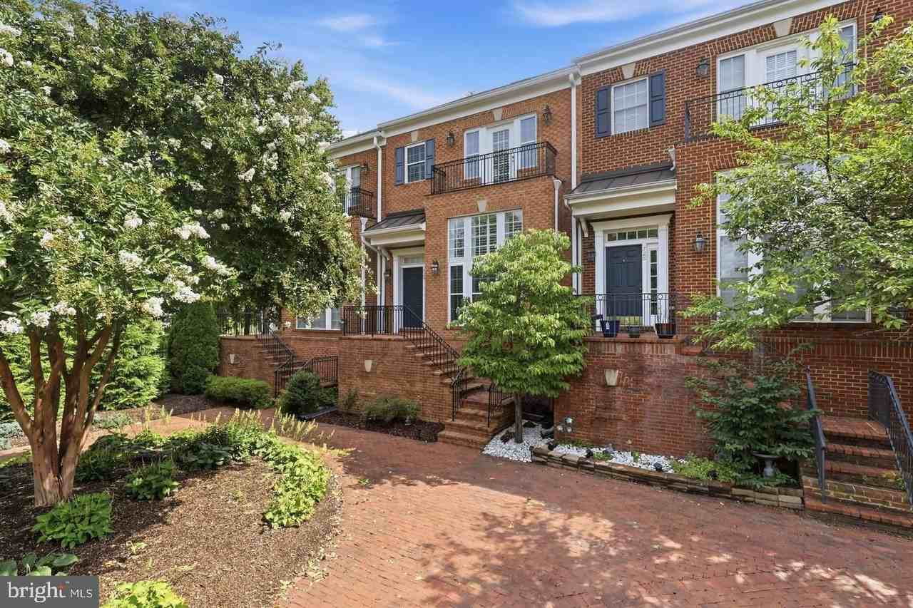 728 Vestal St - Photo 2 of 50