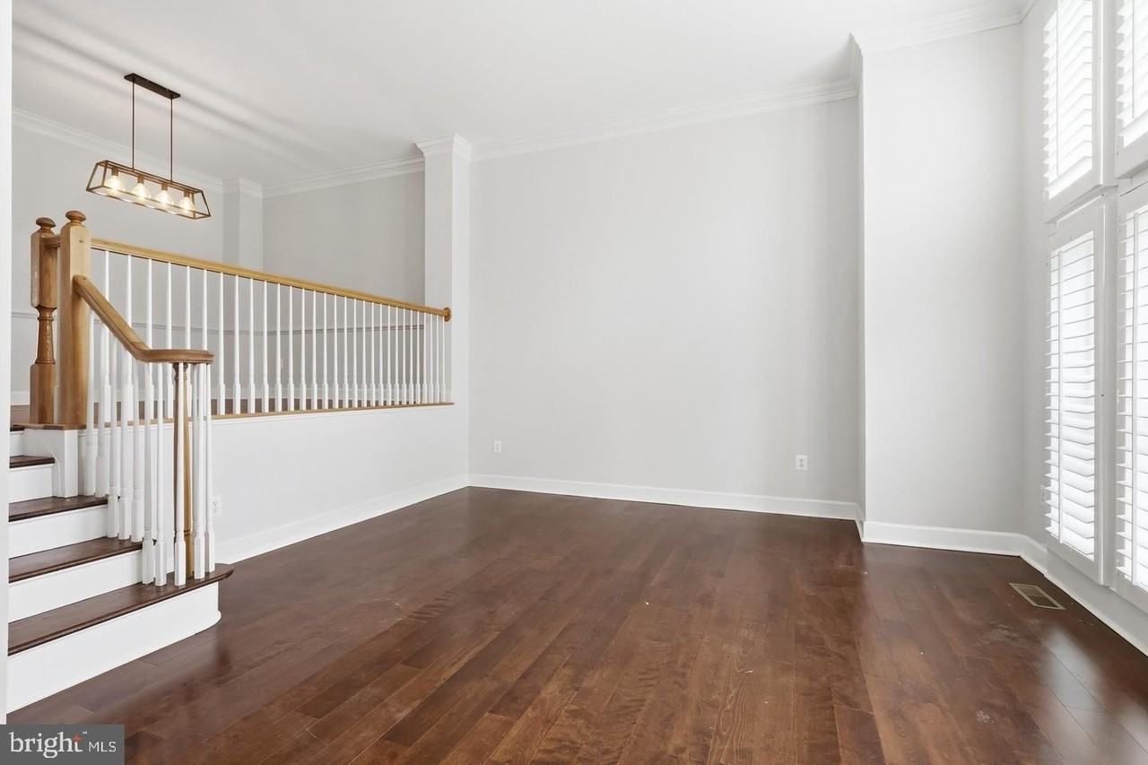 728 Vestal St - Photo 6 of 50
