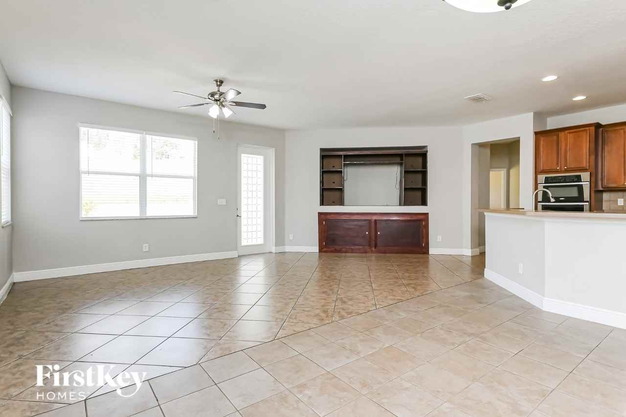 813 N Jacks Lake Rd - Photo 6 of 16