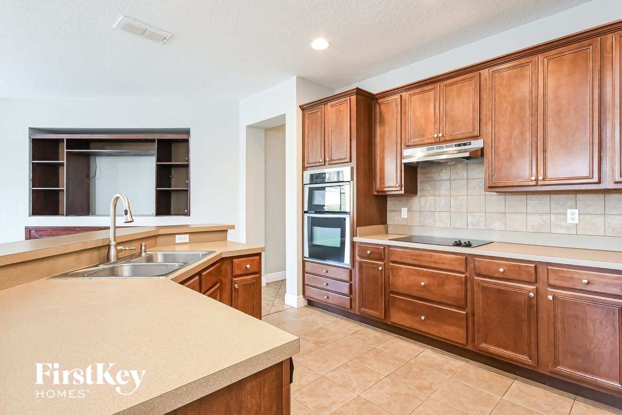 813 N Jacks Lake Rd - Photo 7 of 16
