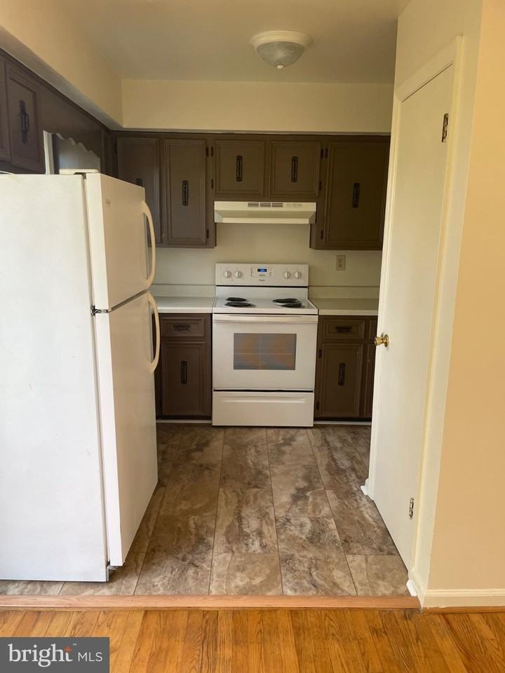 102 Steele Ave - Photo 6 of 18