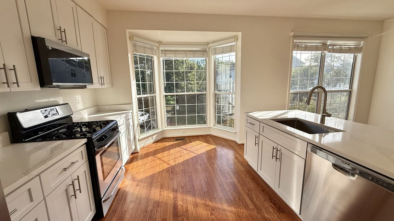 47612 Watkins Island Sq #TH - Photo 4 of 20