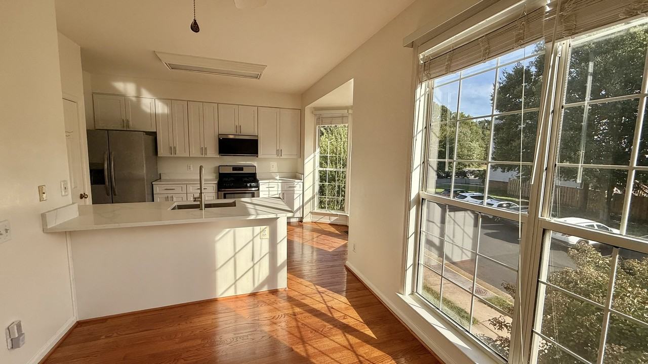 47612 Watkins Island Sq #TH - Photo 5 of 20