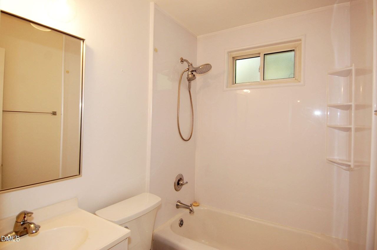 817 Daniels St #B - Photo 6 of 7