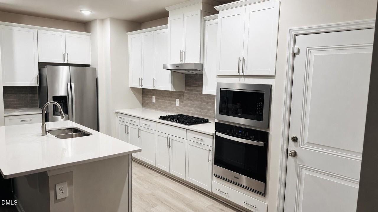 609 Red River Dr - Photo 2 of 10