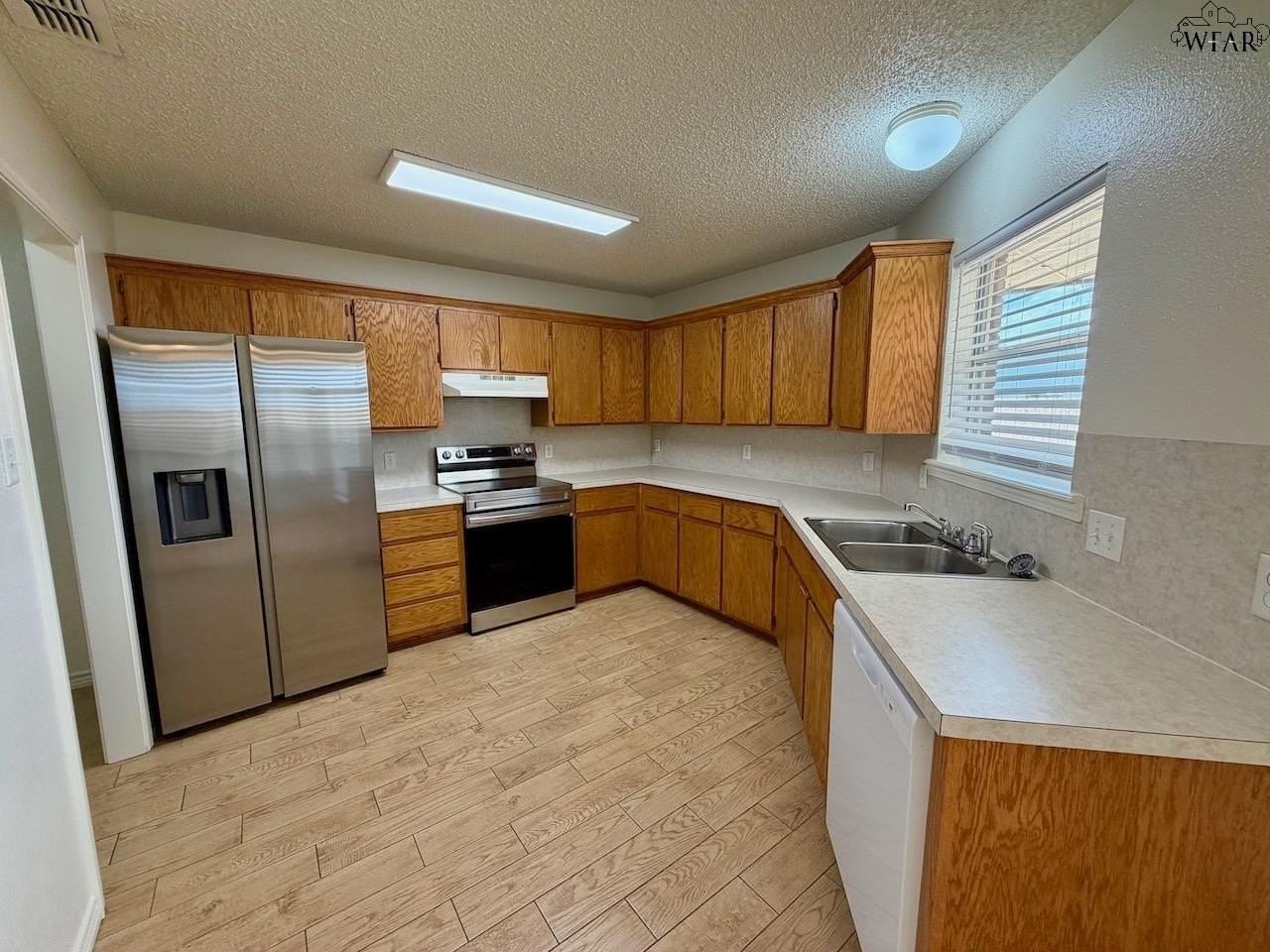 4 Delia Ct - Photo 6 of 17