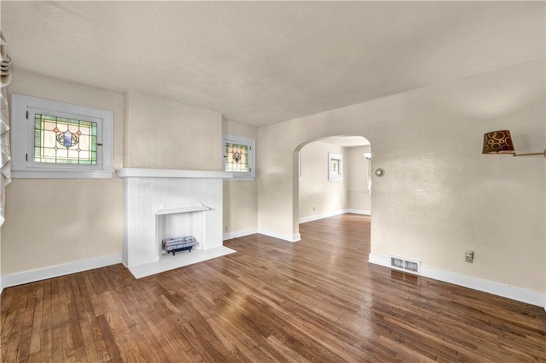616 Rossmore Ave - Photo 6 of 29