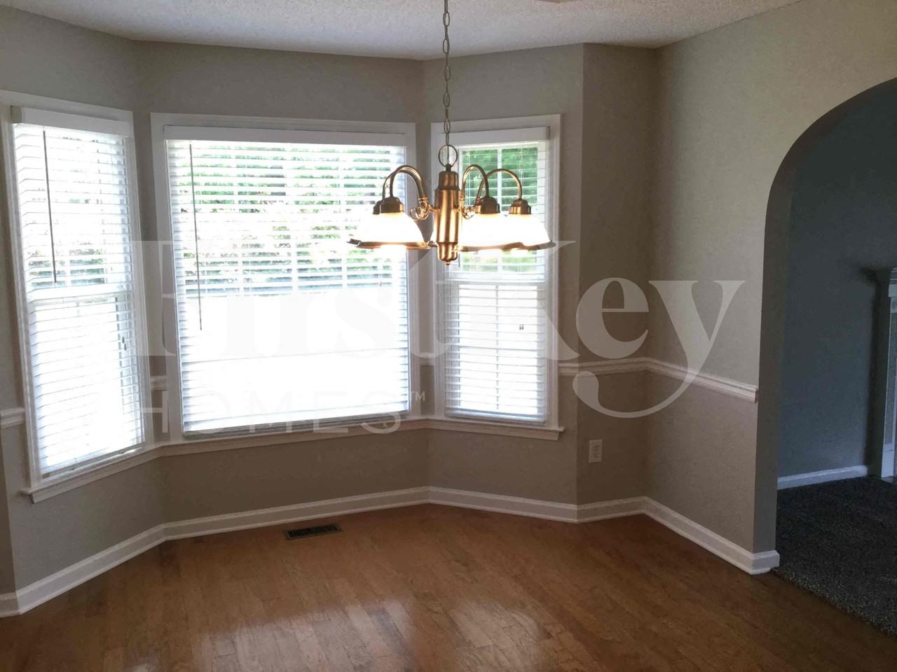 8130 Stonebrook Dr - Photo 3 of 15