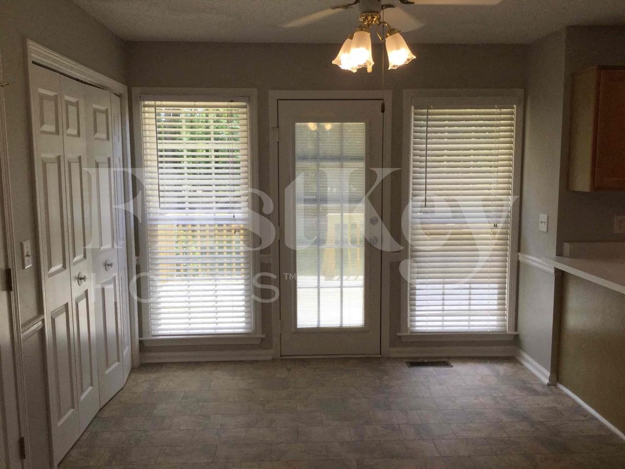 8130 Stonebrook Dr - Photo 6 of 15