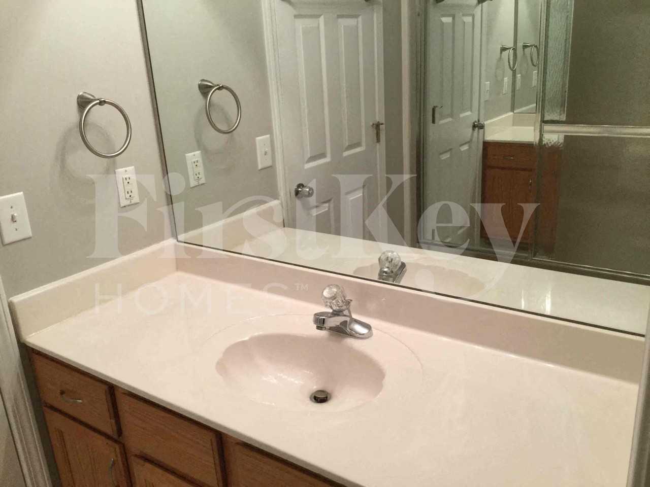 8130 Stonebrook Dr - Photo 7 of 15
