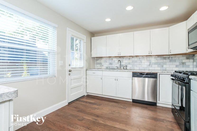 3233 Hanna Ave - Photo 6 of 15