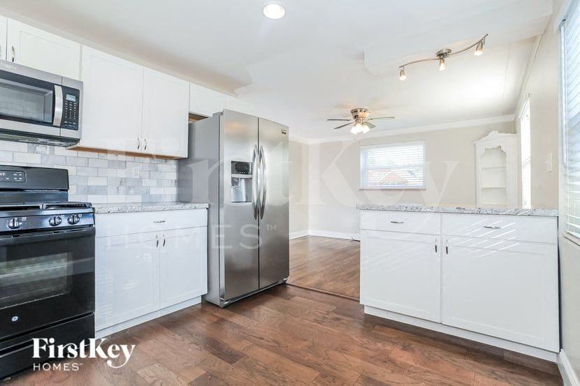 3233 Hanna Ave - Photo 7 of 15