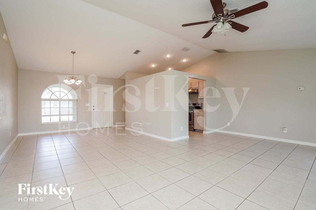 18201 Fern Rd - Photo 3 of 15