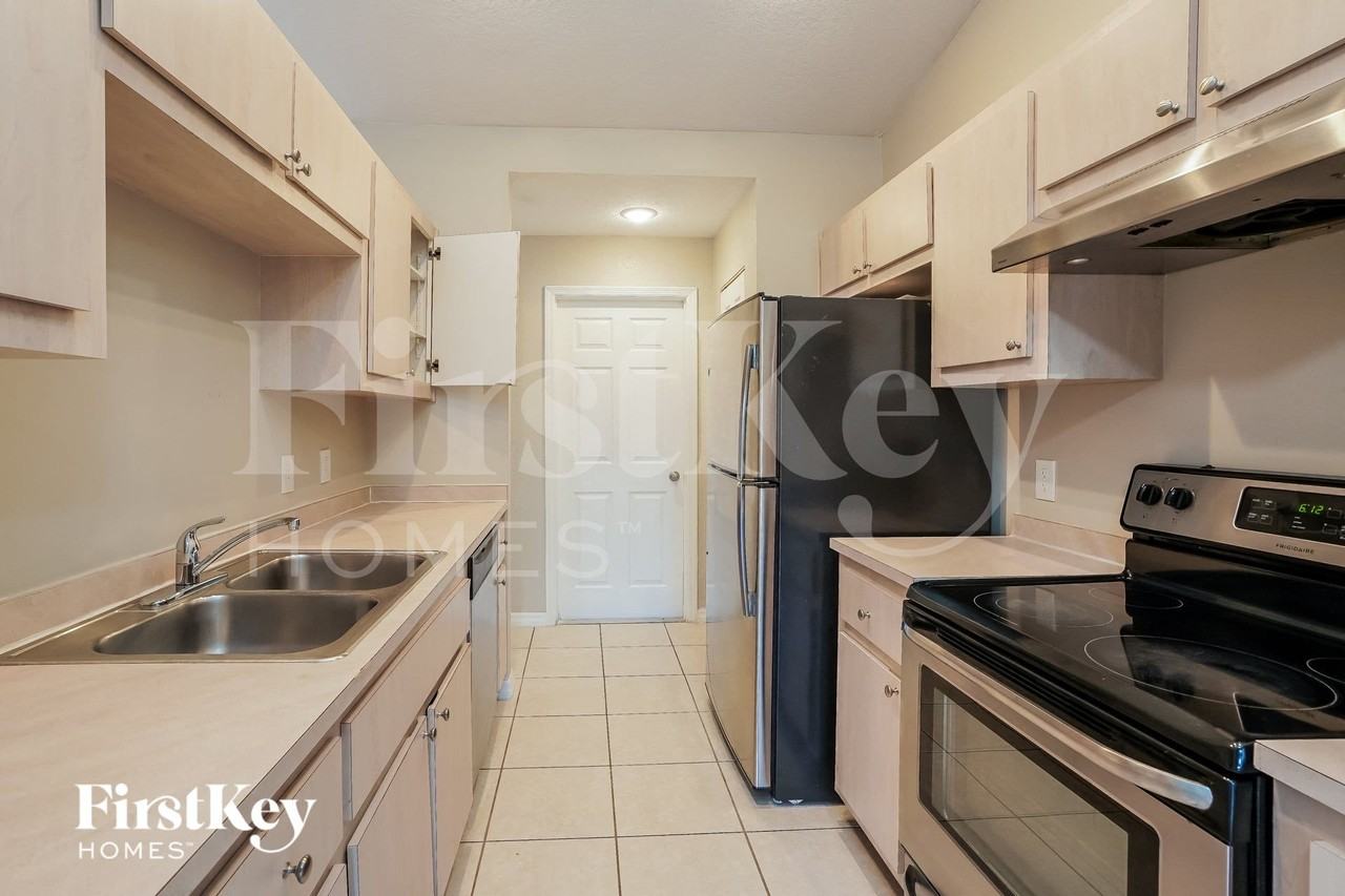 18201 Fern Rd - Photo 6 of 15