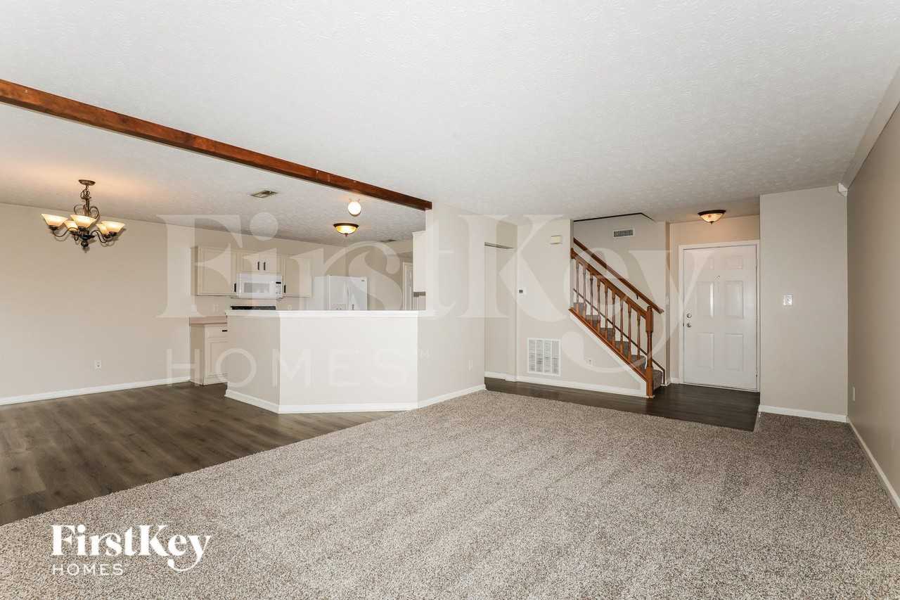 17046 Kirklin Dr - Photo 4 of 19
