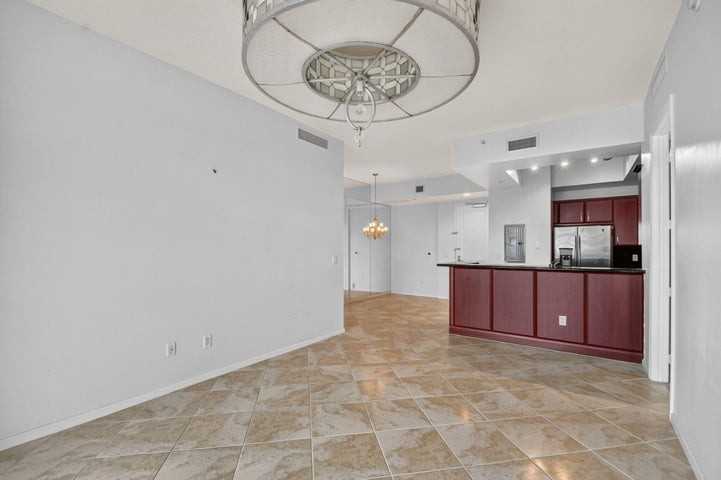 403 North Sapodilla Avenue - Photo 4 of 8