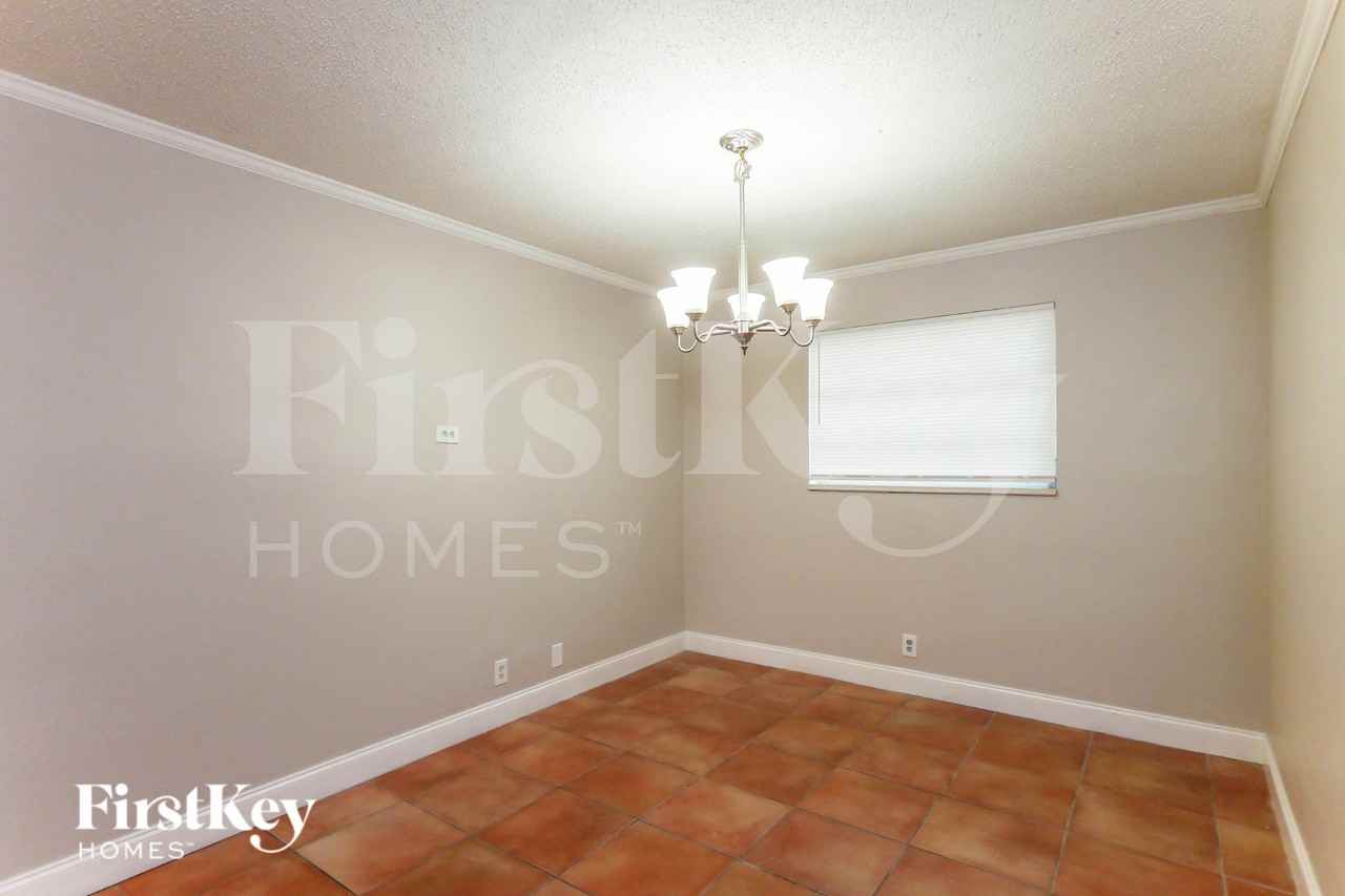 120 Sw 7th Ter - Photo 5 of 16