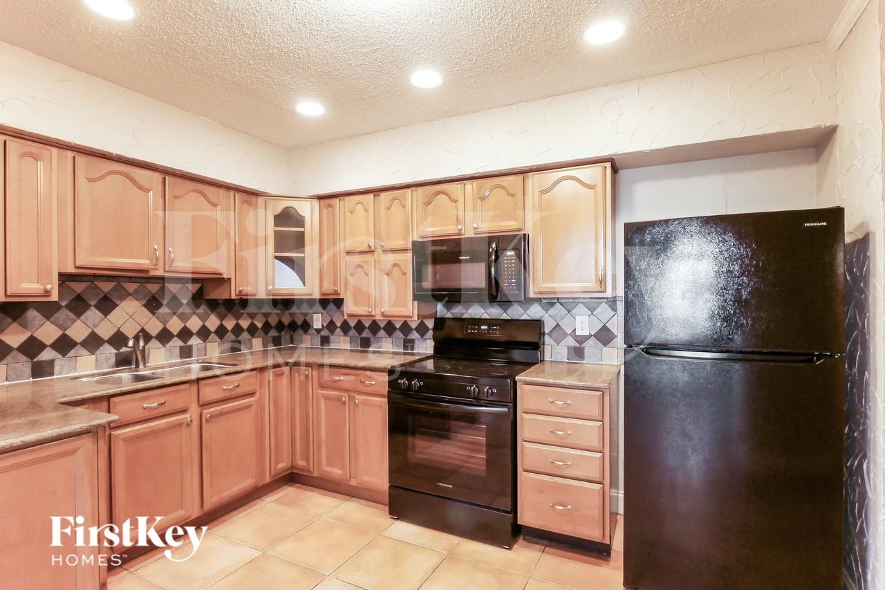 120 Sw 7th Ter - Photo 6 of 16