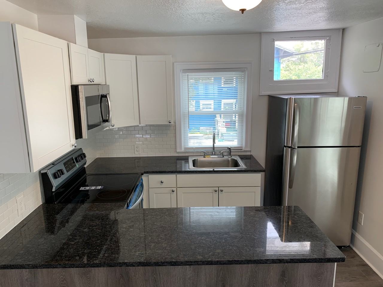 811 14th St N #12 - Photo 3 of 12