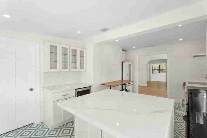 517 55th Street - Photo 6 of 8