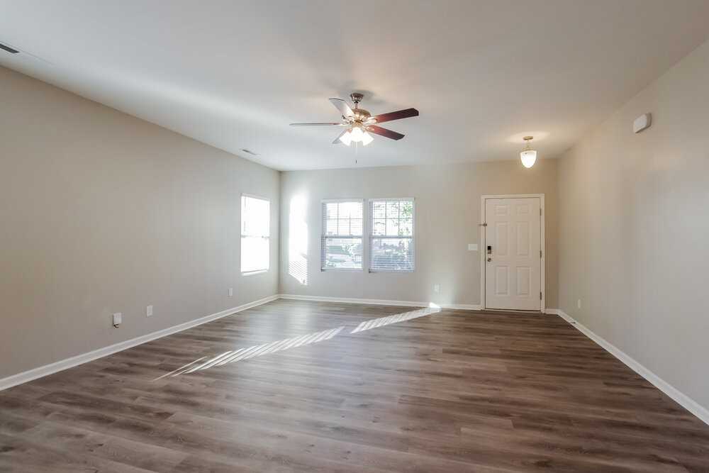 6629 Covington Commons Dr - Photo 5 of 17