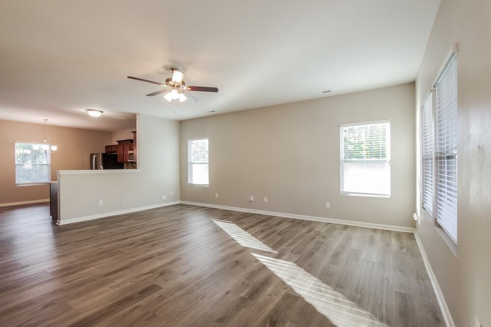 6629 Covington Commons Dr - Photo 6 of 17