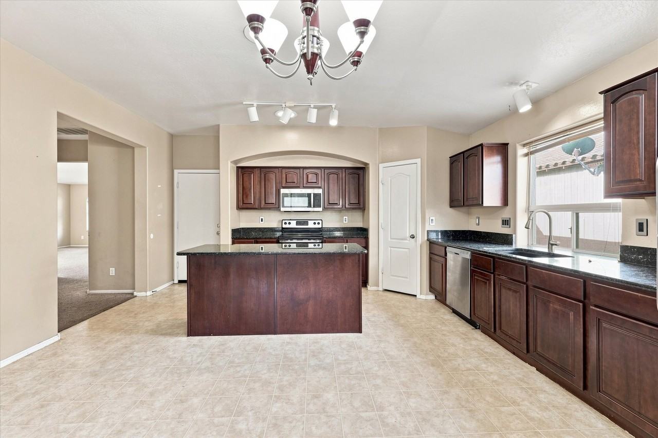 20 W Cooper Canyon Rd - Photo 2 of 39