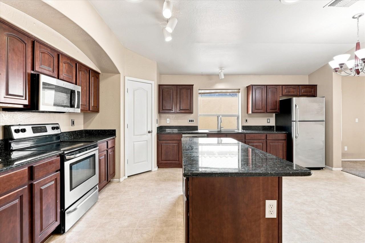 20 W Cooper Canyon Rd - Photo 7 of 39