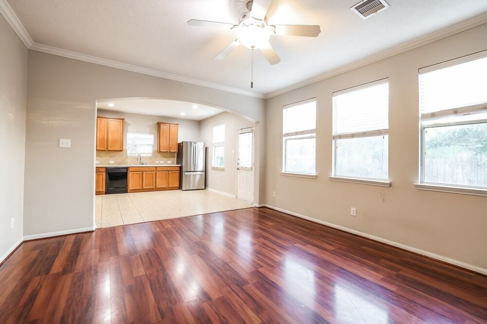 15523 Hinsdale Springs Ln - Photo 5 of 17