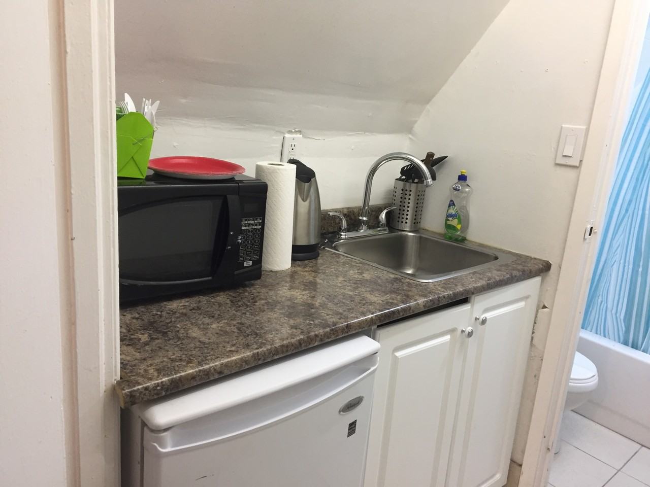 160 Spadina Road - Photo 5 of 10