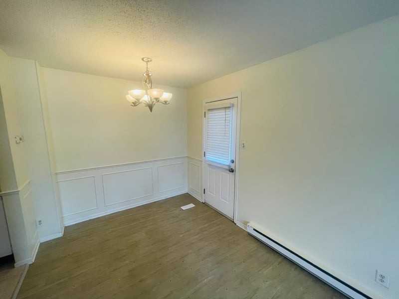 16 Sonnet Cres #A - Photo 3 of 10