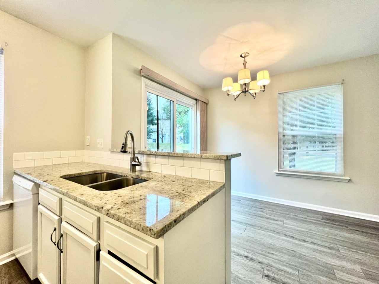 8253 Circle Tree Ln - Photo 6 of 22
