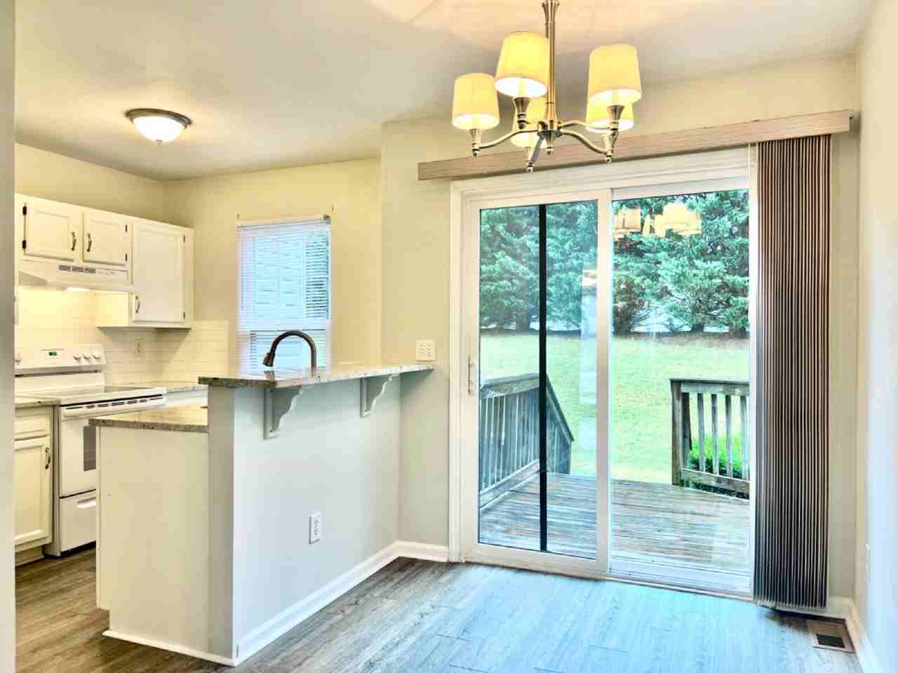 8253 Circle Tree Ln - Photo 7 of 22