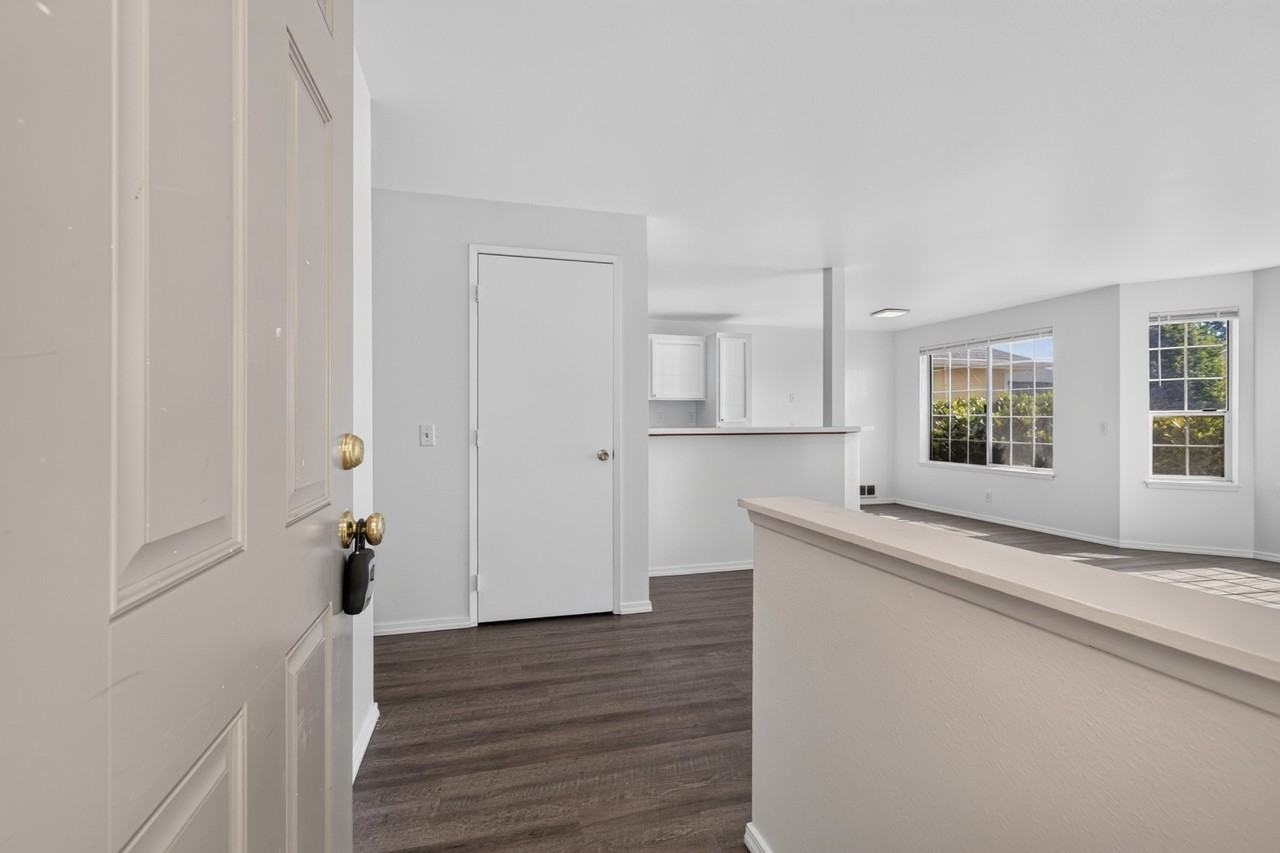 18461 Killarney Cir Se #5 - Photo 5 of 24
