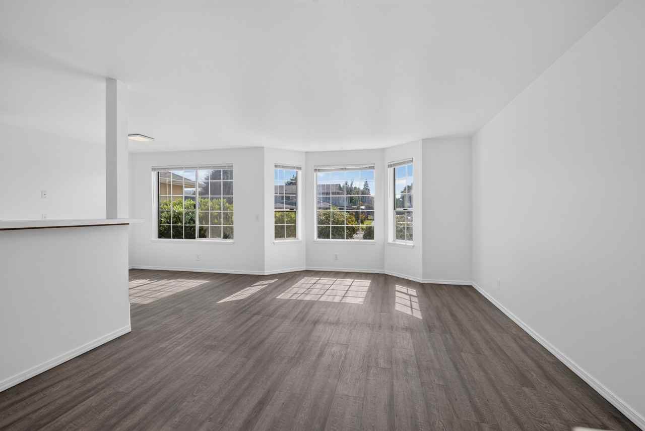 18461 Killarney Cir Se #5 - Photo 6 of 24