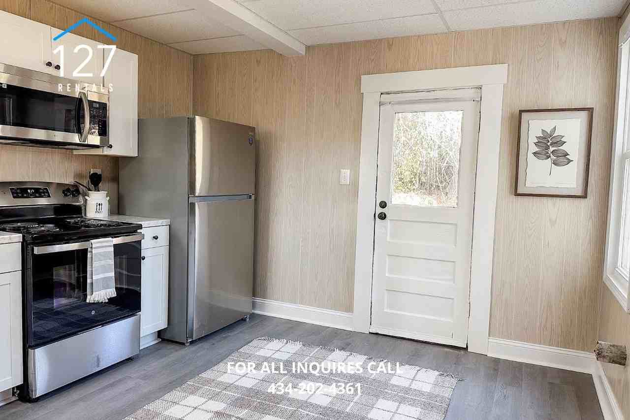 1704 Taylor St - Photo 5 of 29