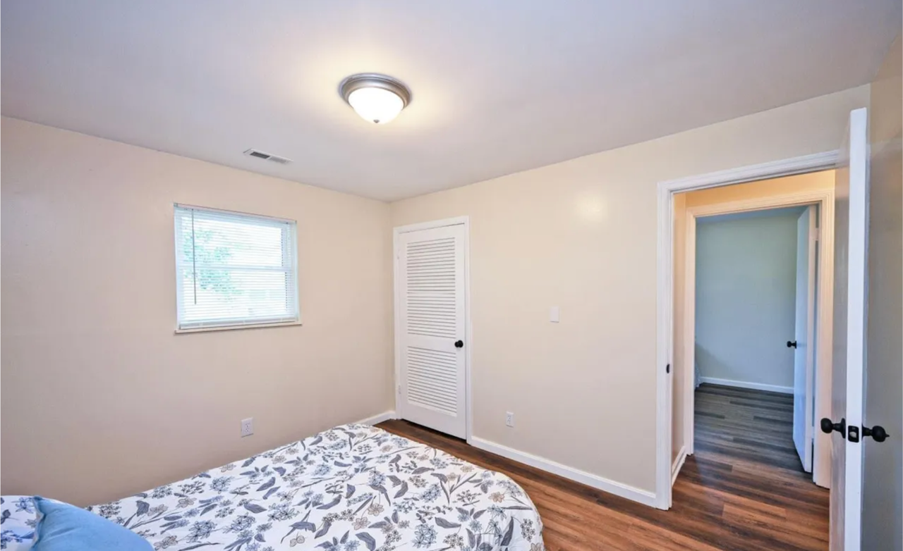 1102 Heatherstone Way - Photo 6 of 16