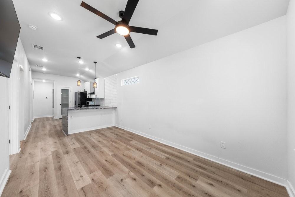 329 Saint Francis Ave - Photo 6 of 39