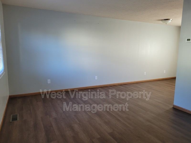 195 Cardinal Way #33 - Photo 4 of 13