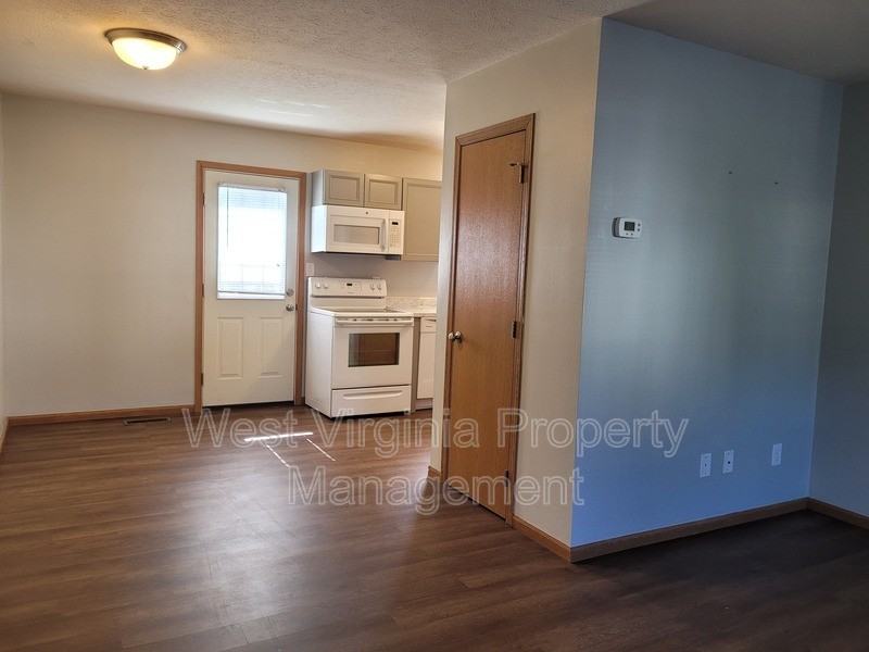 195 Cardinal Way #33 - Photo 5 of 13