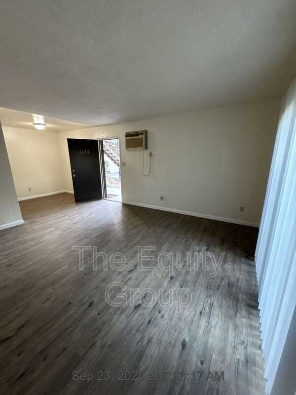 1414 W Elowin Ave - Photo 4 of 15