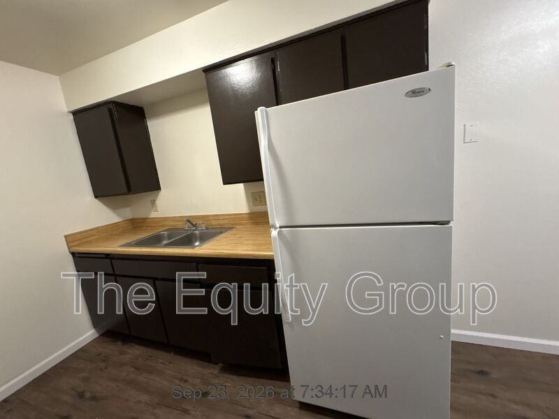 1414 W Elowin Ave - Photo 7 of 15