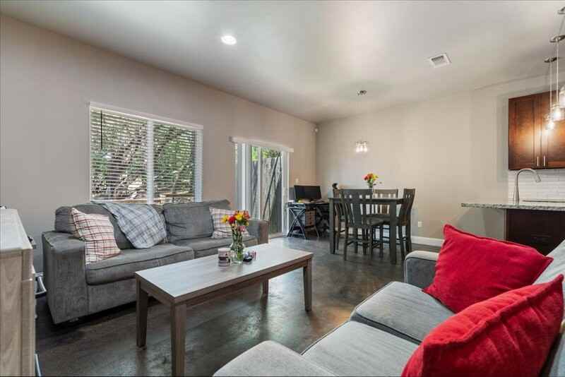 5800 Clubhouse Dr - Photo 6 of 34