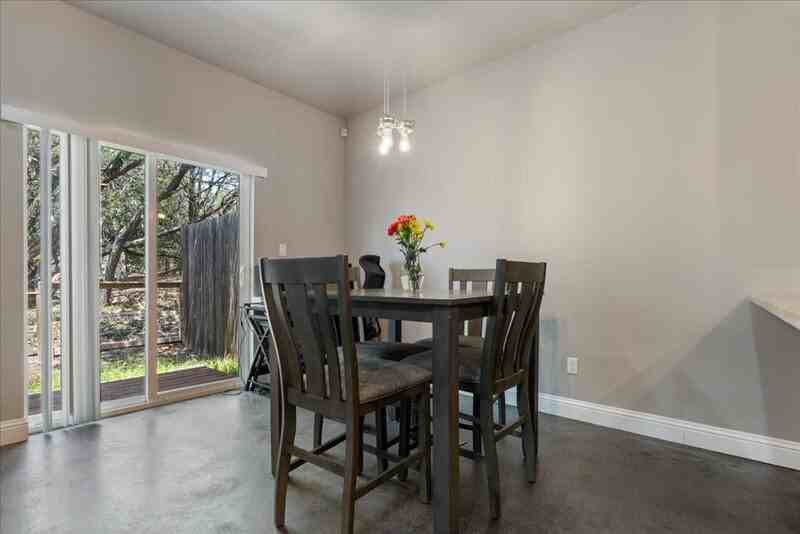 5800 Clubhouse Dr - Photo 7 of 34