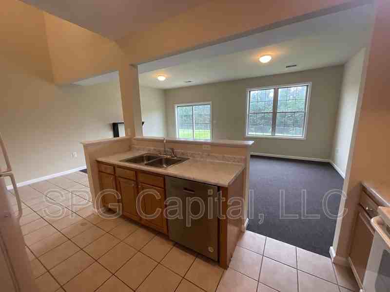 348 Channing Dr - Photo 2 of 16
