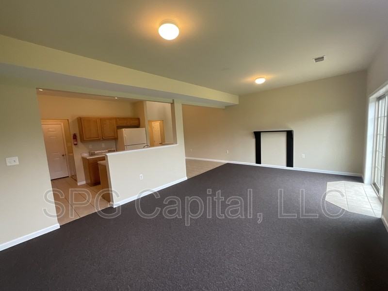 348 Channing Dr - Photo 6 of 16